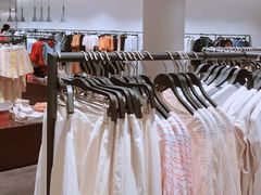 -URBAN REVIVO(高德置地广场·春广场店)