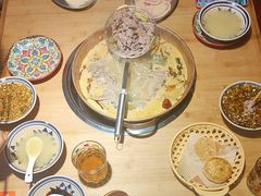 -洱火云南酸菜牛肉火锅(石景山当代商城店)