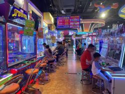 -卡通尼乐园(荟聚中心店)