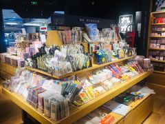 -九木杂物社(新奥购物中心店)