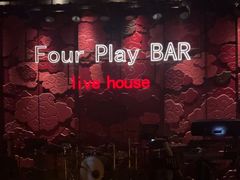 -FOUR PLAY BAR