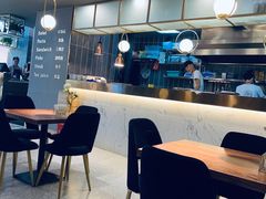 -POKEE VIA&Brunch·维娅(重庆来福士店)