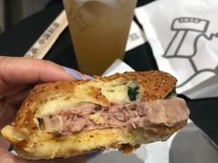 未来肉芝士堡-喜茶(佛山南海万科广场店)