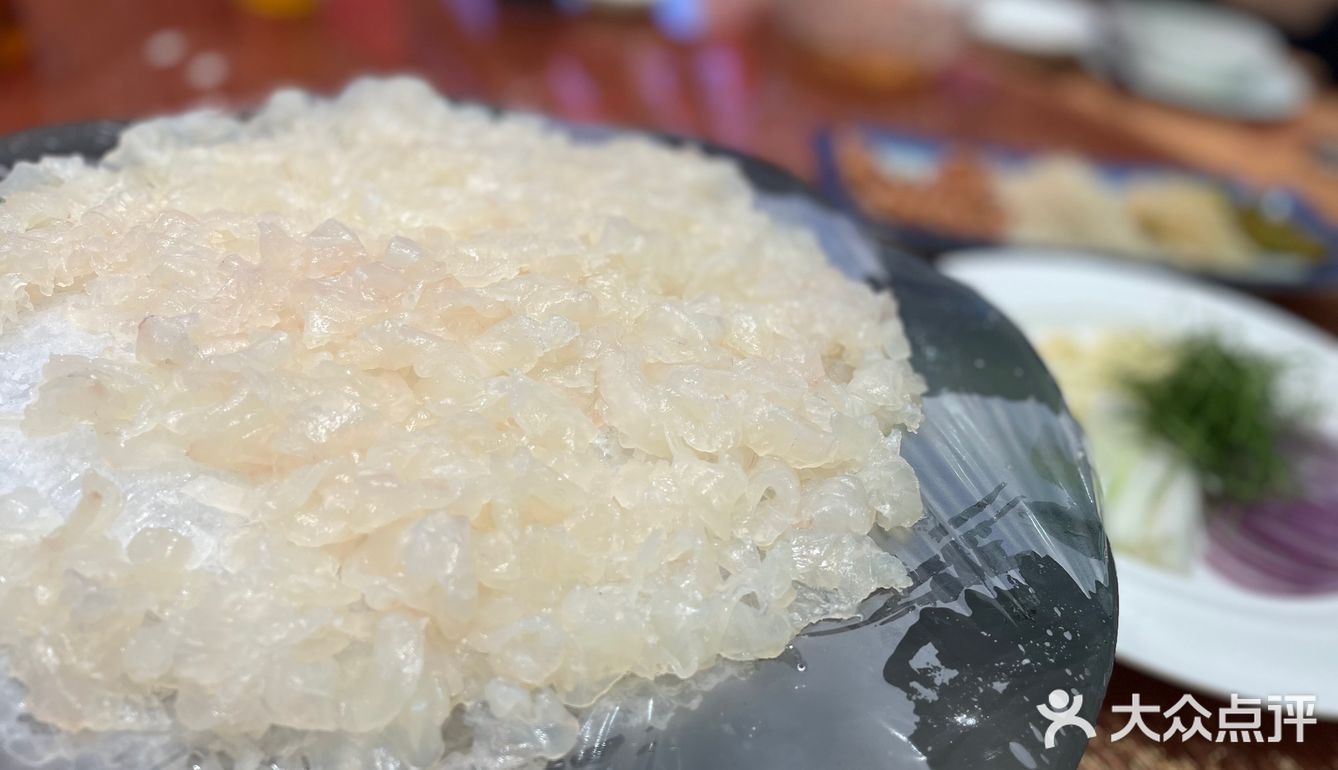 交通：就在番禺广场地铁H出口对面