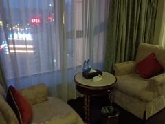 -茂名熹龙国际大酒店(人民广场高铁站店)