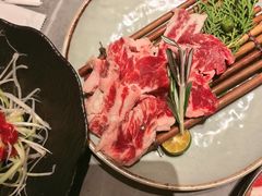 -草家酱蟹炭火烤肉店(珲春南路一店)