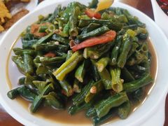 山豆角炒五花肉-美顺香食府鱼头老店(雪野湖店)