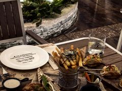 -Mark&Mars Restaurant