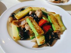 翠玉瓜野菌炒爽肉-利苑酒家(金宝店)