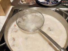 -尚尚仙·酸汤猪手·猪肚鸡火锅(华联万柳购物中心店)