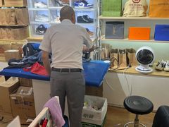 -爱革·奢品·鞋包·衣物·家居(金桥国际商业广场店)