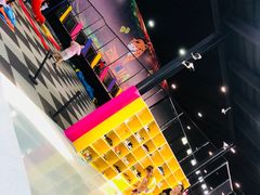 -嘿哟动霸CHUA·新潮玩运动娱乐中心·蹦床滑冰团建乐园