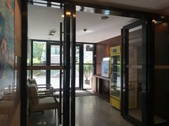 -广州卡丽酒店(大金钟路地铁站店)