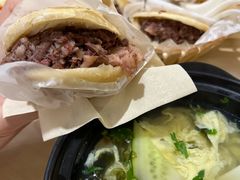 -闫家驴肉老店(华电一校店)
