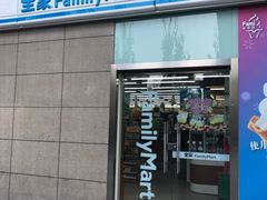 -全家便利店(东直门店)
