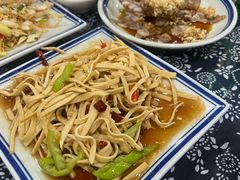 -八两八金·莱芜特色炒鸡(市南漳浦路店)