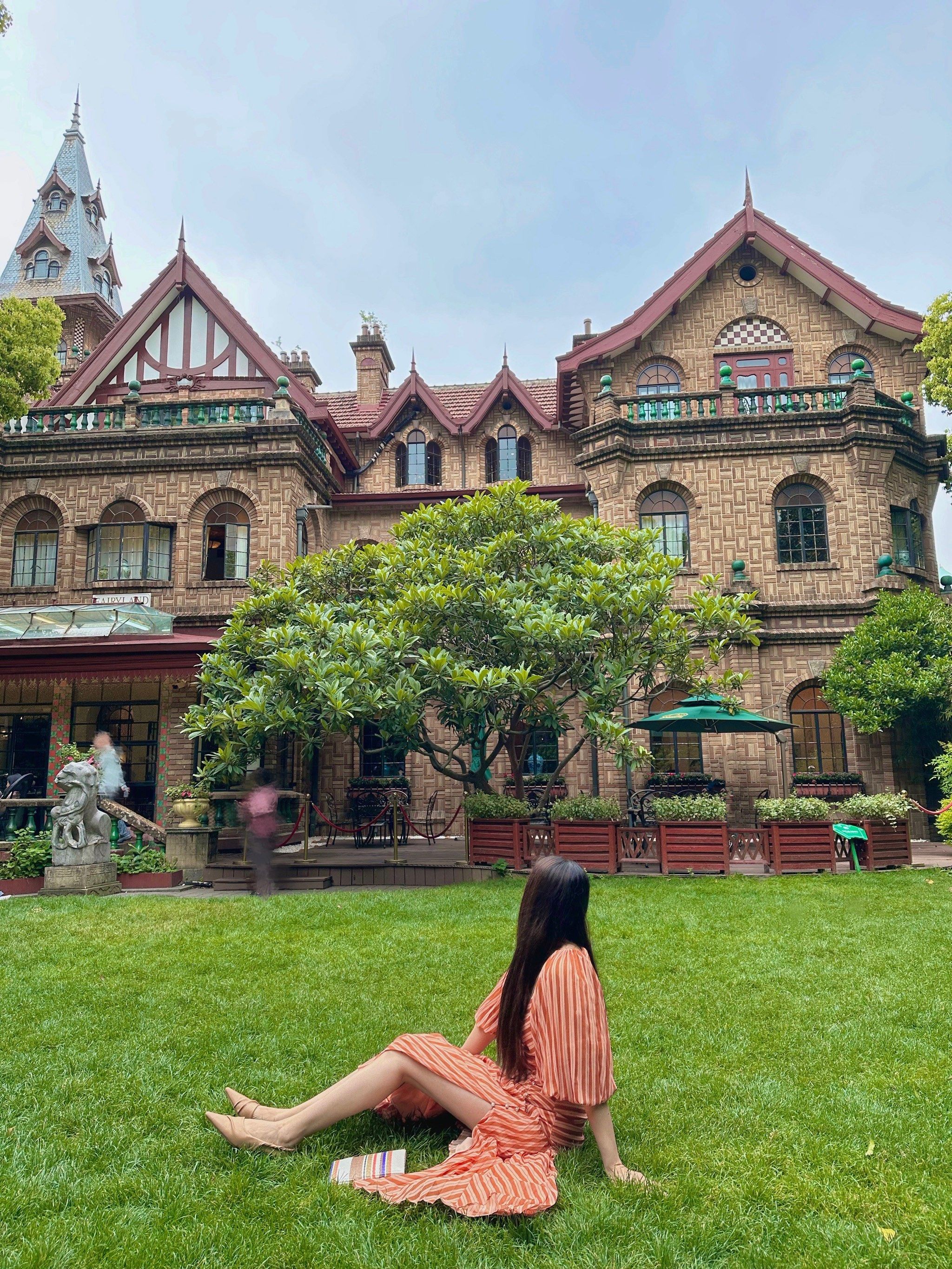 n马勒别墅上海人应该没人不知晓,据说是根据马勒先生对女儿的鸣所