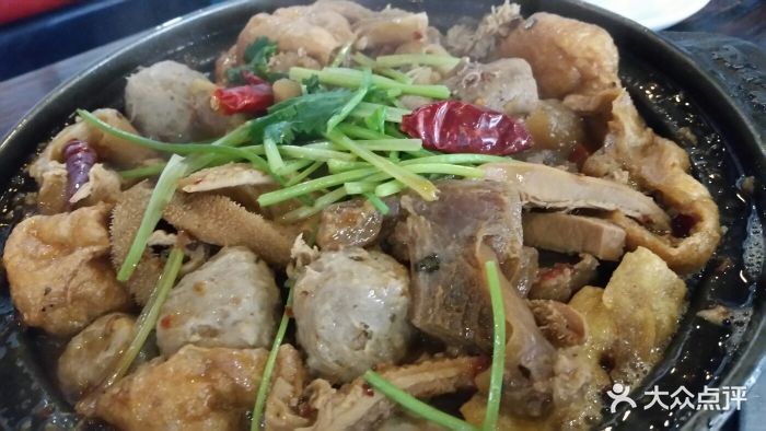 牛小灶牛腩牛雜煲(石牌橋店)牛肉丸牛雜煲圖片 - 第1張