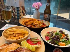 招牌牛肉汉堡-茶源Fountain Lounge大堂吧·北京东方君悦大酒店