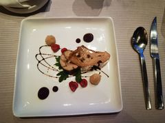 焦糖苹果煎肥鹅肝佐树莓酱-北京王府井希尔顿酒店·万斯阁西餐厅