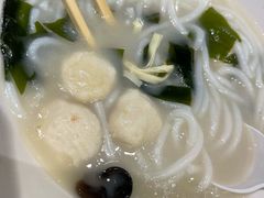 -灵芝妹子海鲜米线(劳动公园店)