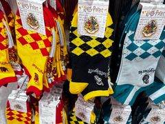 -名创优品(北京新中关购物中心地铁层店)