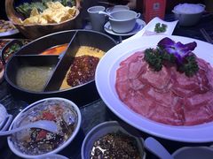 -热火朝天鲜切牛肉火锅(南强街巷店)