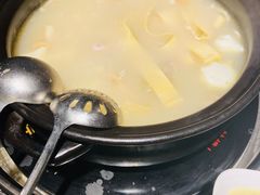-大匠工房古船木艺术餐厅·猪肚鸡专门店(长白仙岛店)