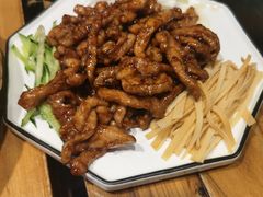 鱼香肉丝-娄三少春饼·烤鸭(合生汇购物中心店)