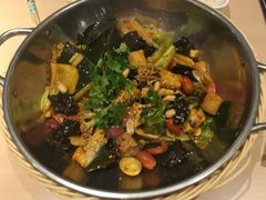 -拿渡麻辣香锅(世茂广场·工三店)