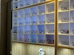 -天空之镜眼镜店蔡司依视路配镜授权零售店(望京颐堤港店)