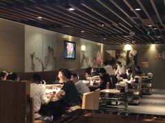 大堂-海底捞火锅鲜切牛肉主题店(长寿路店)