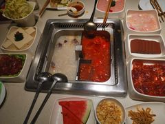 -海底捞火锅鲜切牛肉主题店(长寿路店)