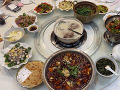-渝君重庆火锅(嘉宾路店)