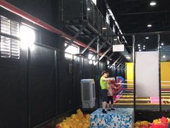 -嘿哟动霸CHUA·新潮玩运动娱乐中心·蹦床滑冰团建乐园