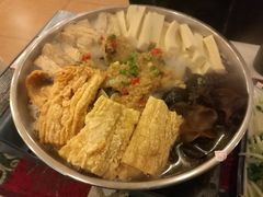 -刘姐啤酒鱼民族演艺餐厅(西街总店)