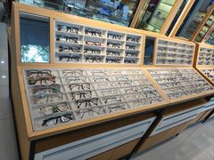 -光明眼镜·蔡司授权(徐泾店)