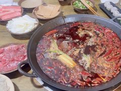 -黄潇洒老火锅(九眼桥宏济巷店)