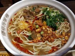 -爆炸头阿姨小四川正宗川味小吃(无任何分店)