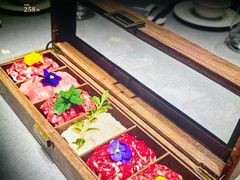 -左庭右院鲜牛肉火锅黑金店(陆家嘴中心店)