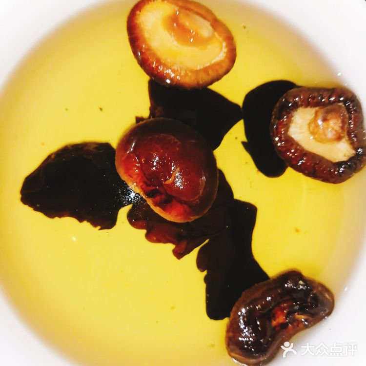 爽口简单的香菇青菜，夏天就要拒绝油腻！