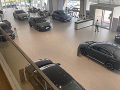 -上海冠松华奥奥迪4S店(张江店)