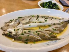 清蒸白鱼-品鲜村农家菜·阳澄湖大闸蟹(总店)