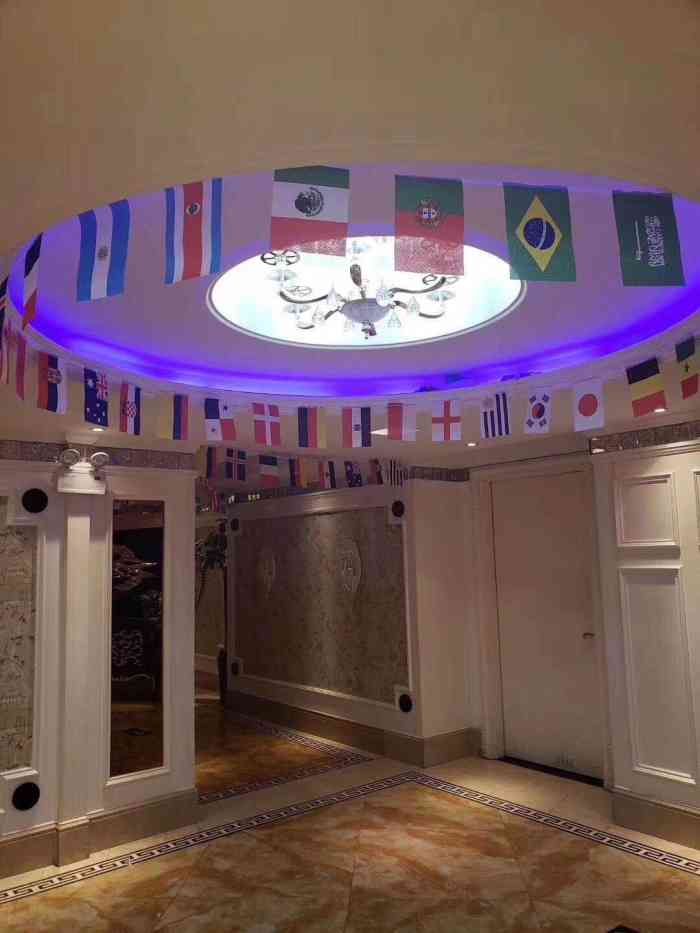 环球金殿高档ktv(步行街店)-"每个包厢装修的风格都是不一样的,根据