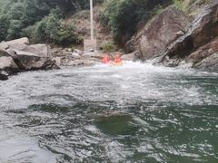 -安吉龙王山峡谷漂流