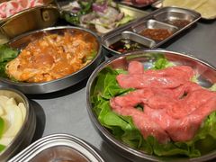 -围炉肉舍•炭烤活鳗•丹东海鲜烤肉(步行街店)