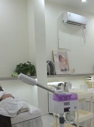 -苗方清颜专业祛痘·皮肤管理