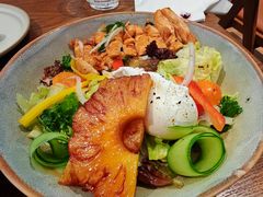 凤梨照烧鸡肉沙拉-Two Birds One Stone·一石二鸟(诚品生活店)
