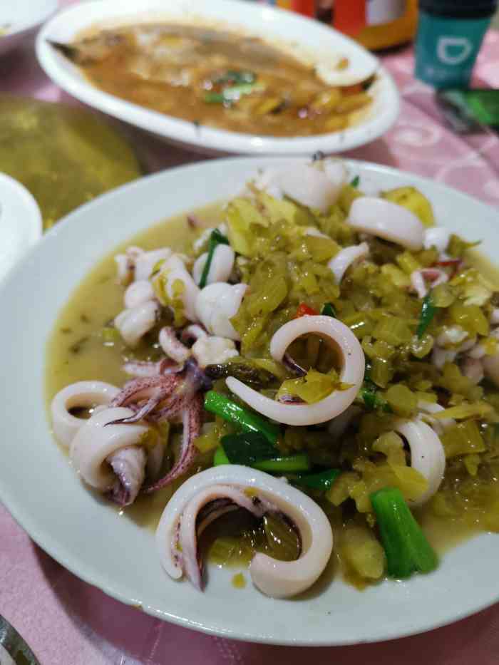 浙江小海鲜(绿色家园店"住在对面的福记酒店,一行十人出来觅食,看.