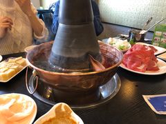 -楼外楼大刀肉传统火锅居(幸福街店)